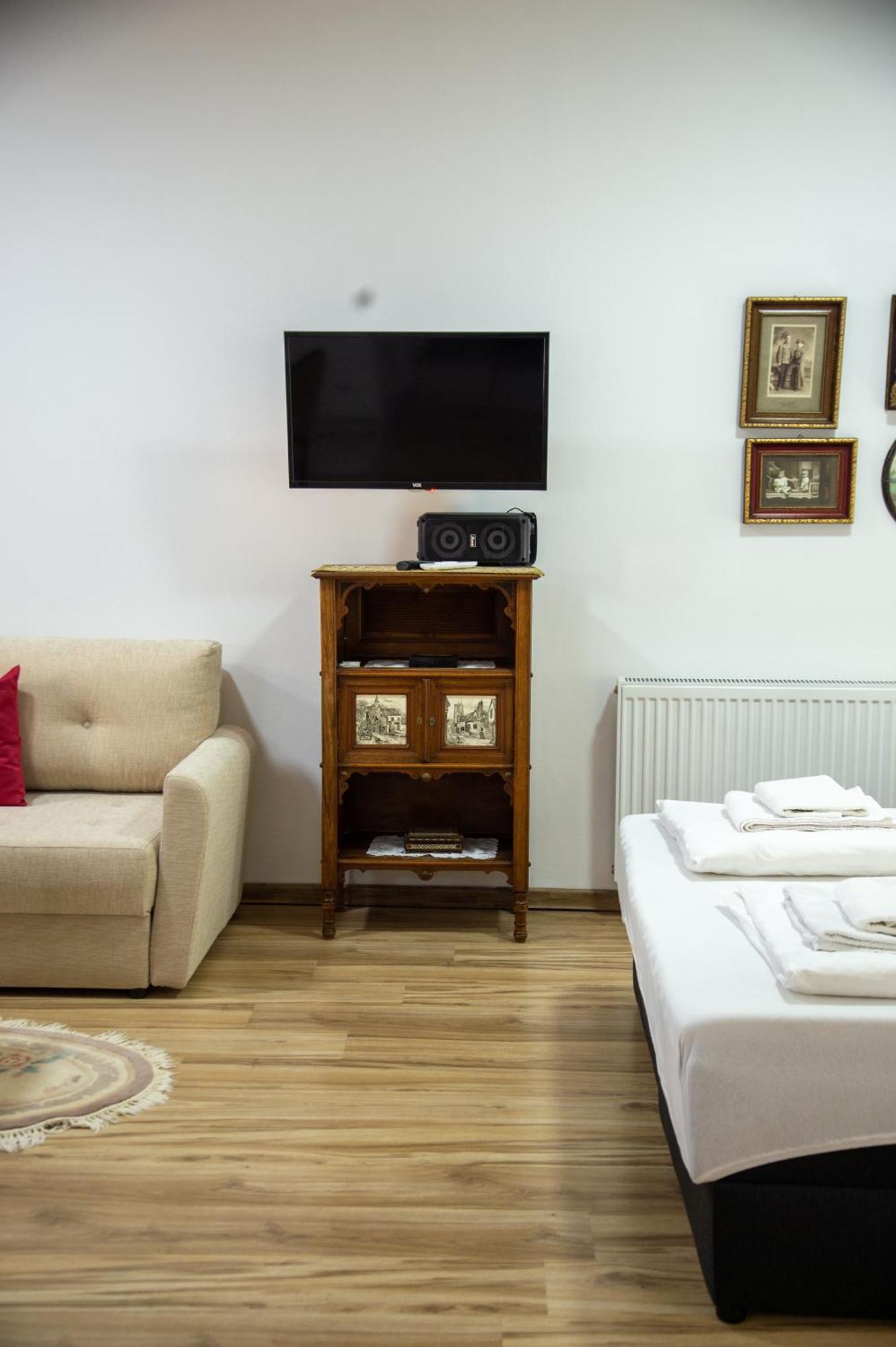 Apartman Centar 스렘스키카를로브치 외부 사진