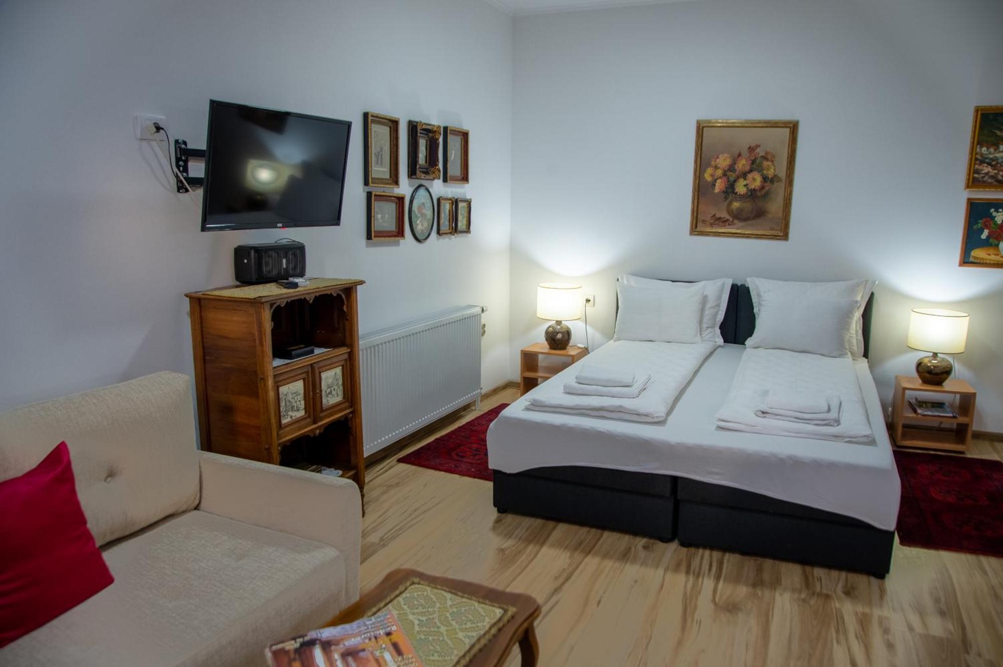 Apartman Centar 스렘스키카를로브치 외부 사진