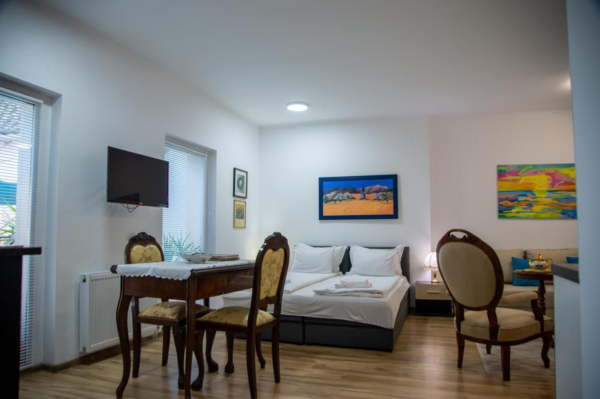 Apartman Centar 스렘스키카를로브치 외부 사진