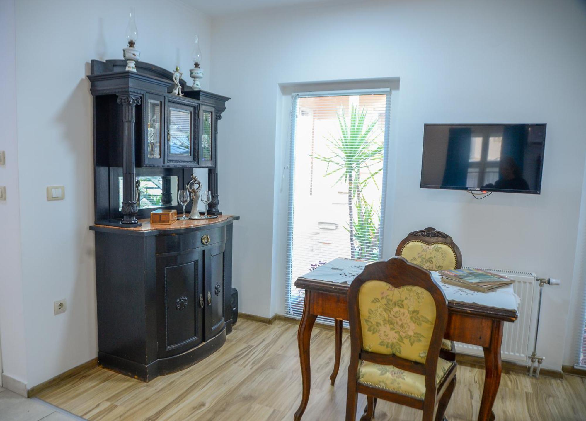 Apartman Centar 스렘스키카를로브치 외부 사진