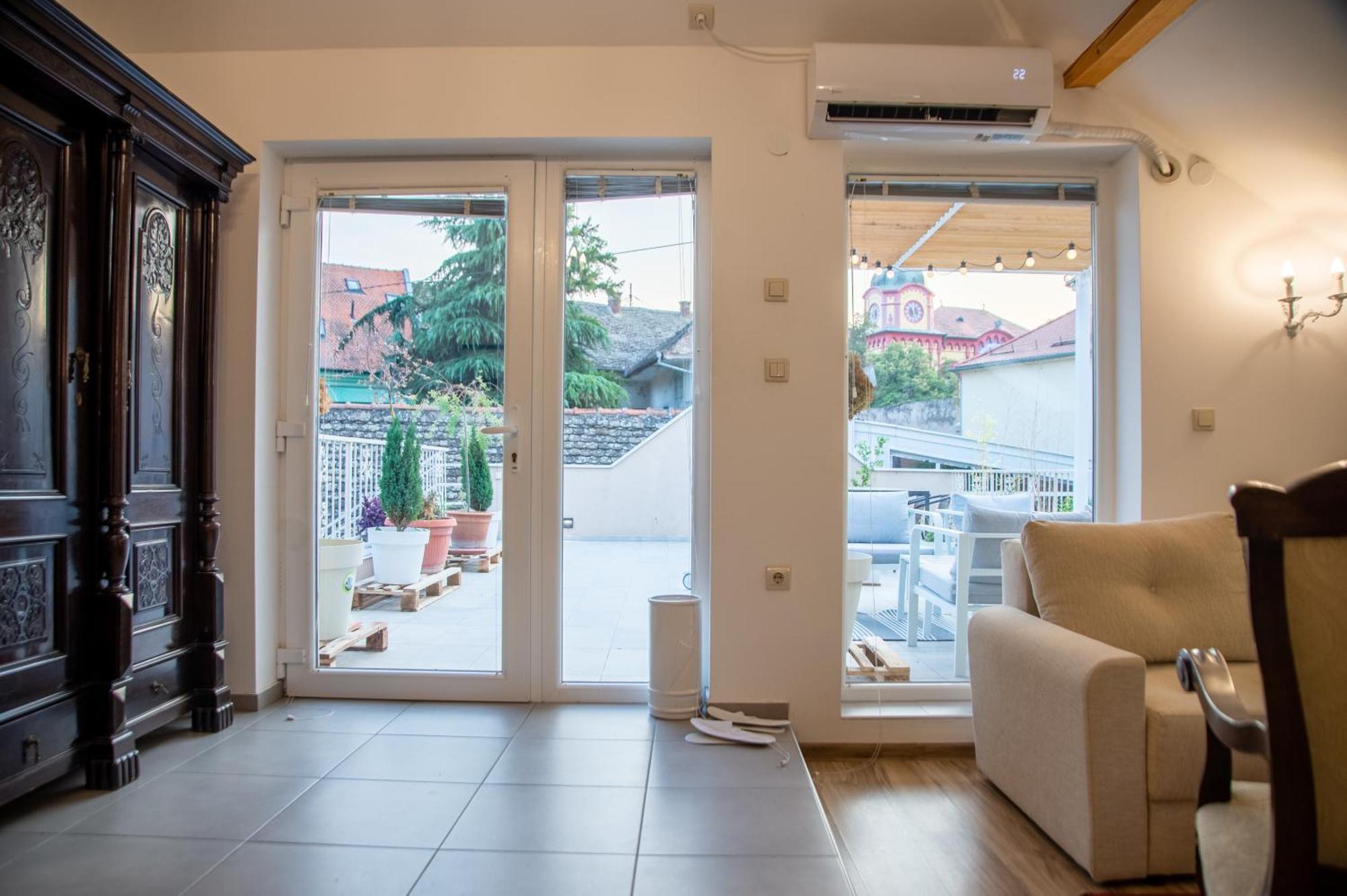 Apartman Centar 스렘스키카를로브치 외부 사진
