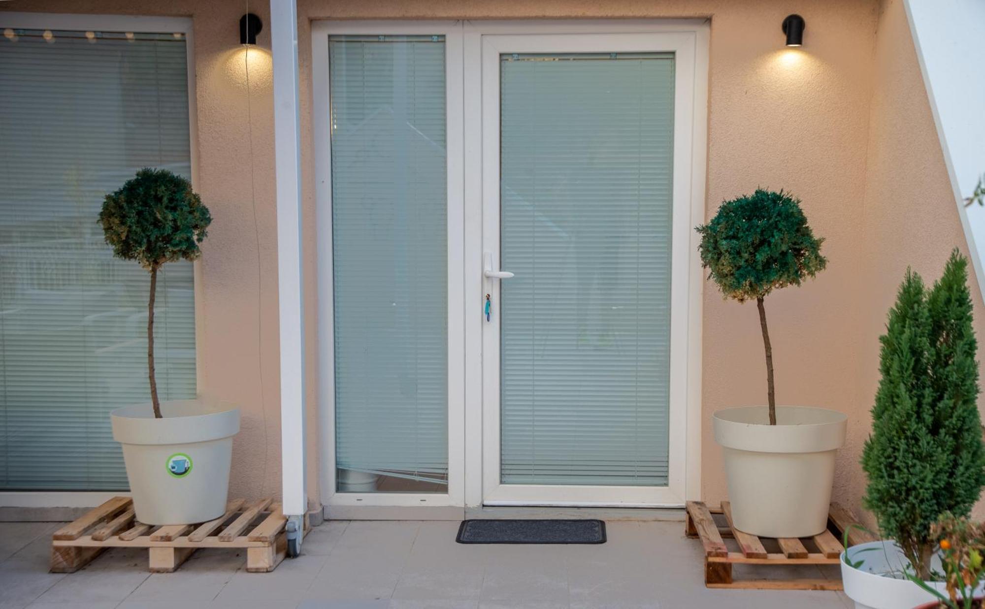 Apartman Centar 스렘스키카를로브치 외부 사진